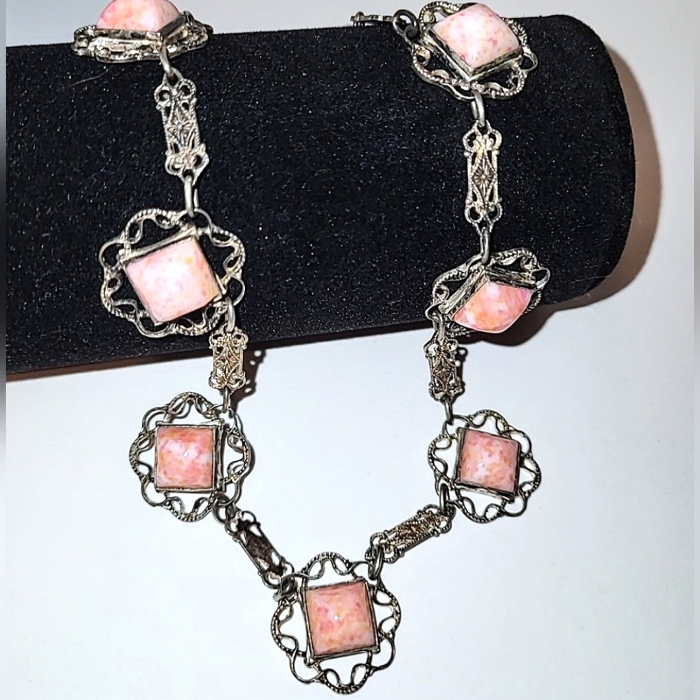 ANTIQUE ART NOUVEAU CORAL COLORED MARBLED GLASS & FILIGREE CHOKER NECKLACE
